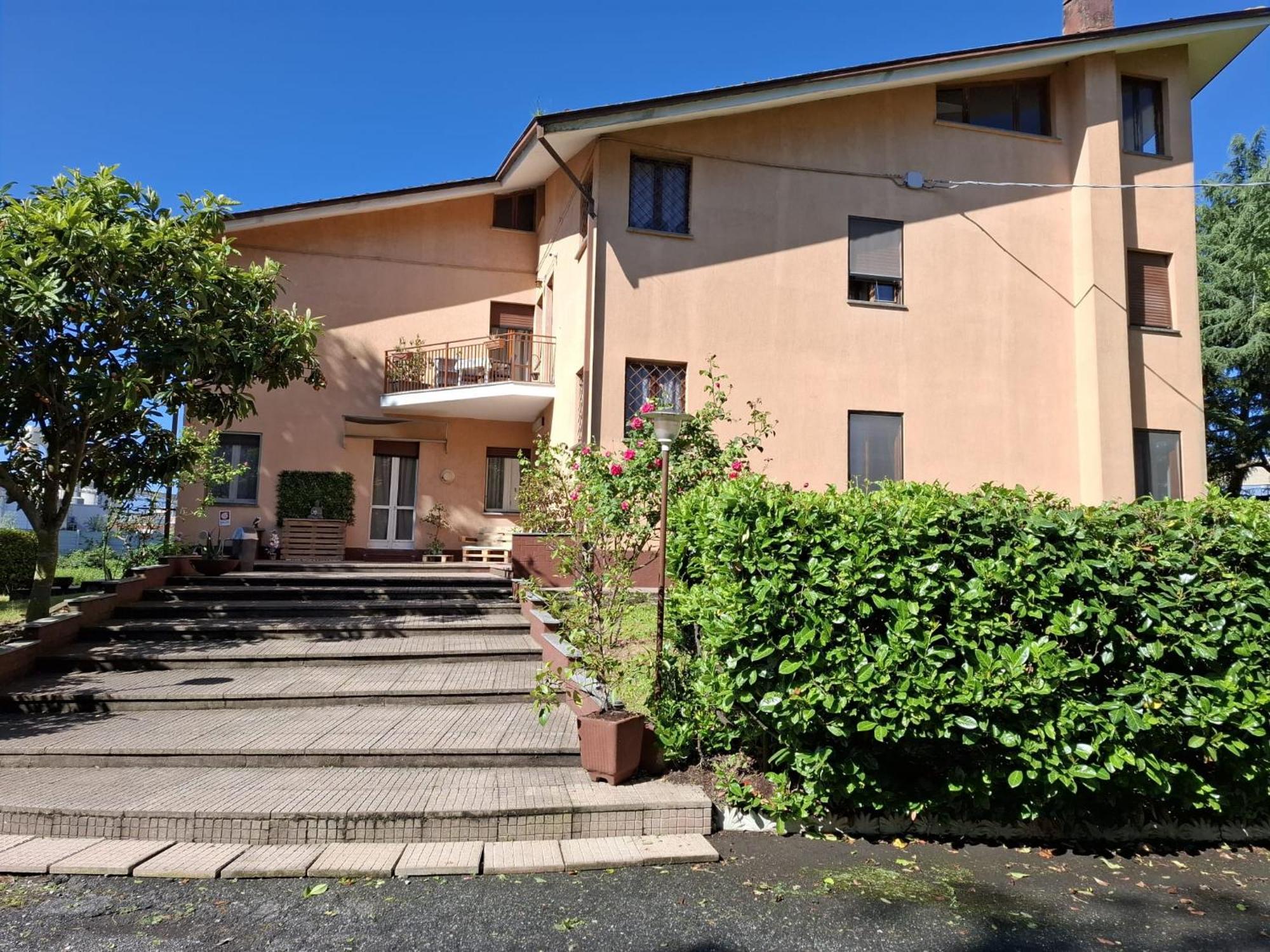 King'S House Apartment Roletto Exterior foto