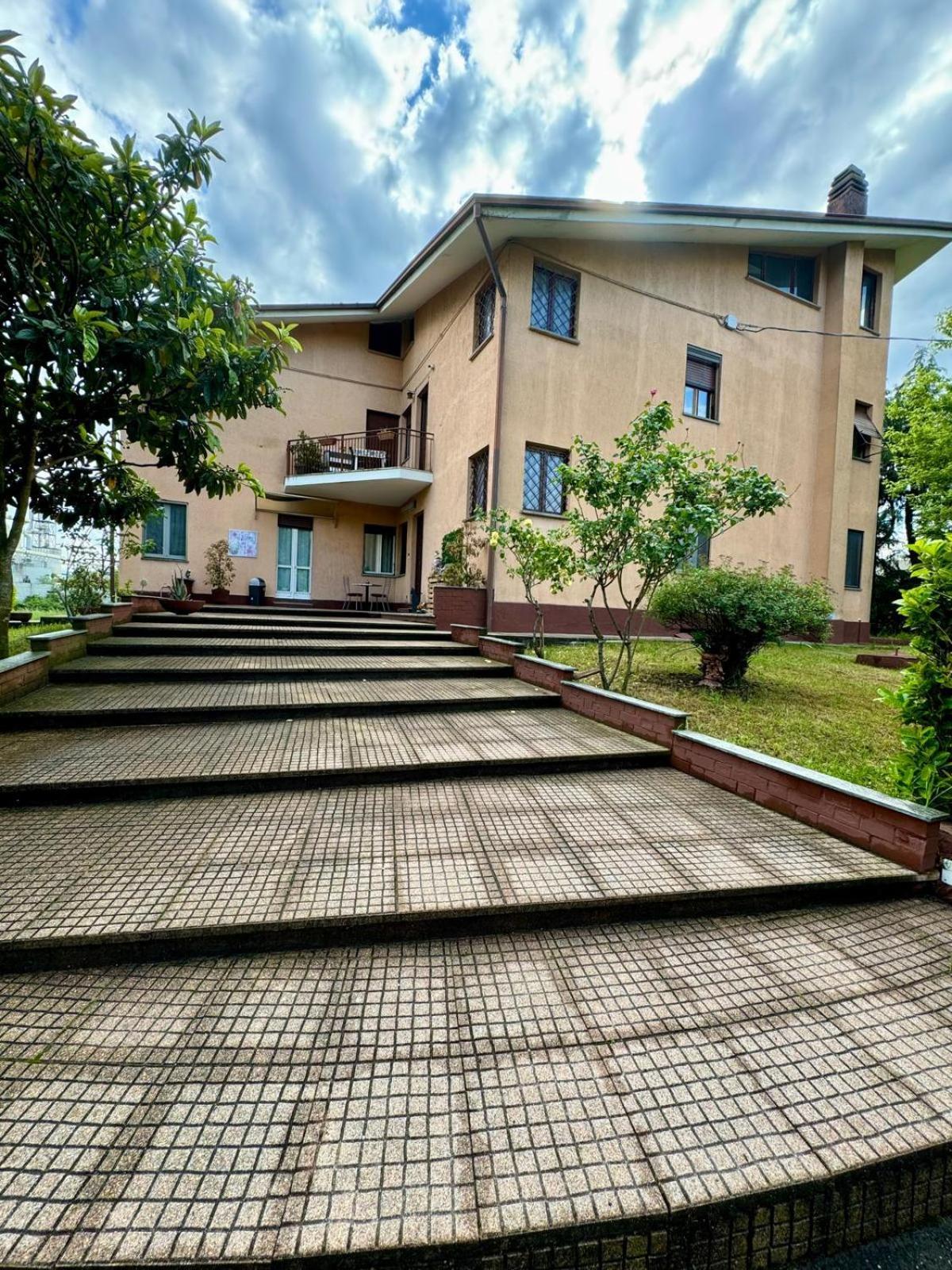 King'S House Apartment Roletto Exterior foto